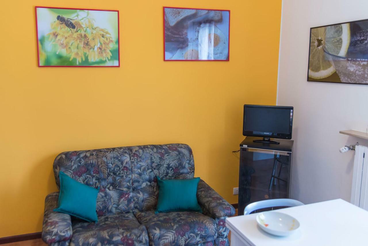 Apartamento Luminoso Bilocale Alessandria Exterior foto
